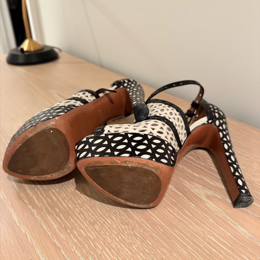 Stunning Alaia Black and White Platform Heel - Picture 5 of 6